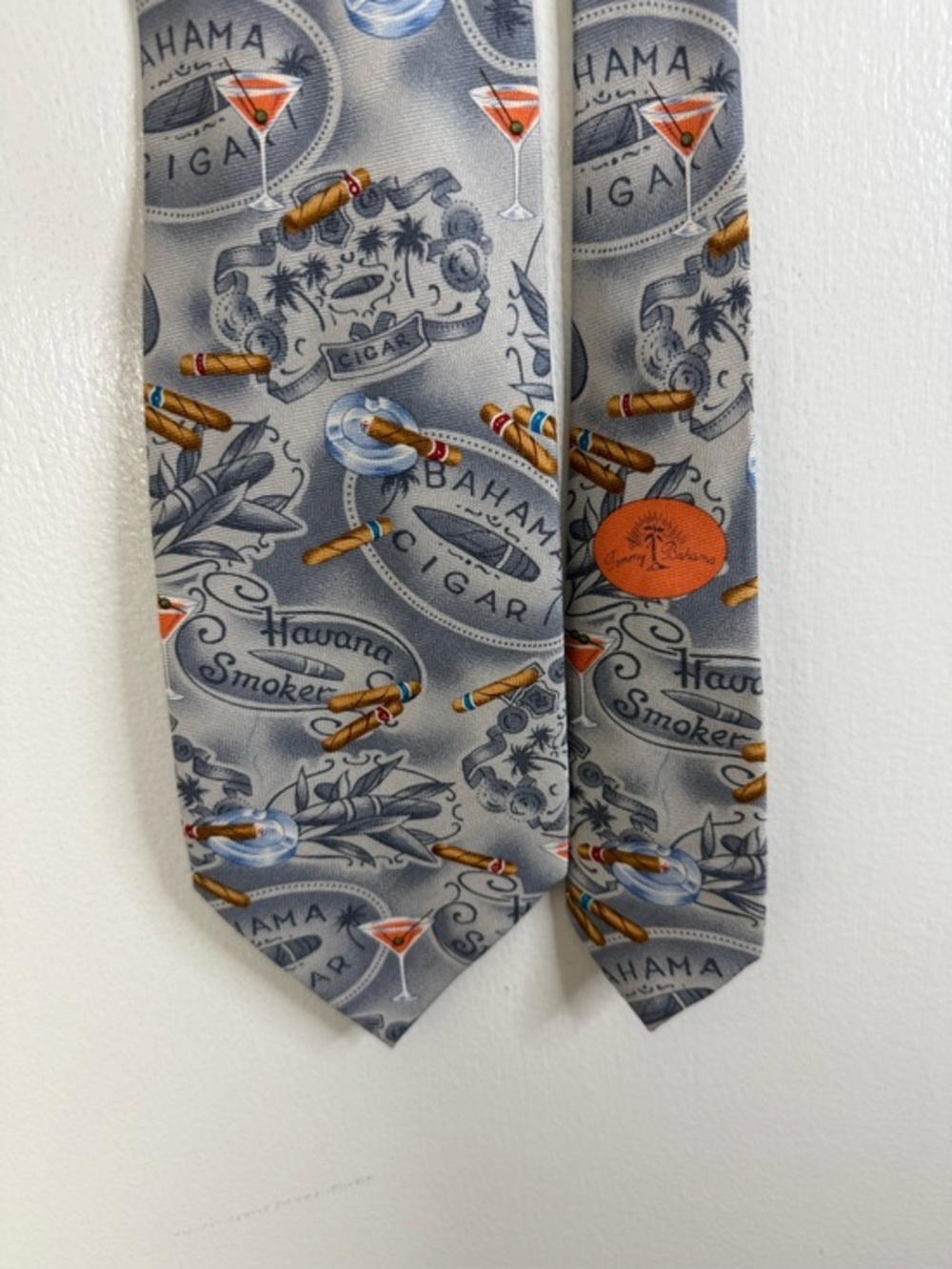 Tommy Bahama NWT Havana smoker Gray Tie with cigars & martinis 60” X 4 1/4”